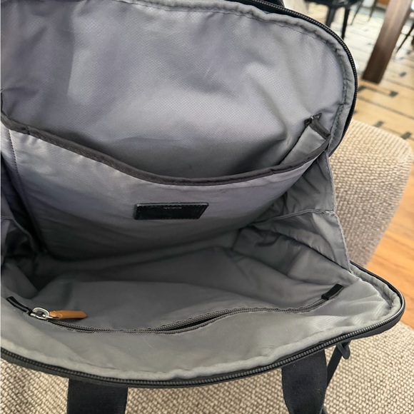 Tumi Voyageur Essential backpack -black - Picture 2 of 5